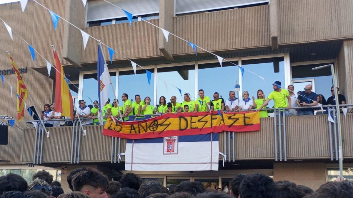 La alcaldesa de Utebo elude condenar las proclamas fascistas del pregón en el que ella estuvo presente
