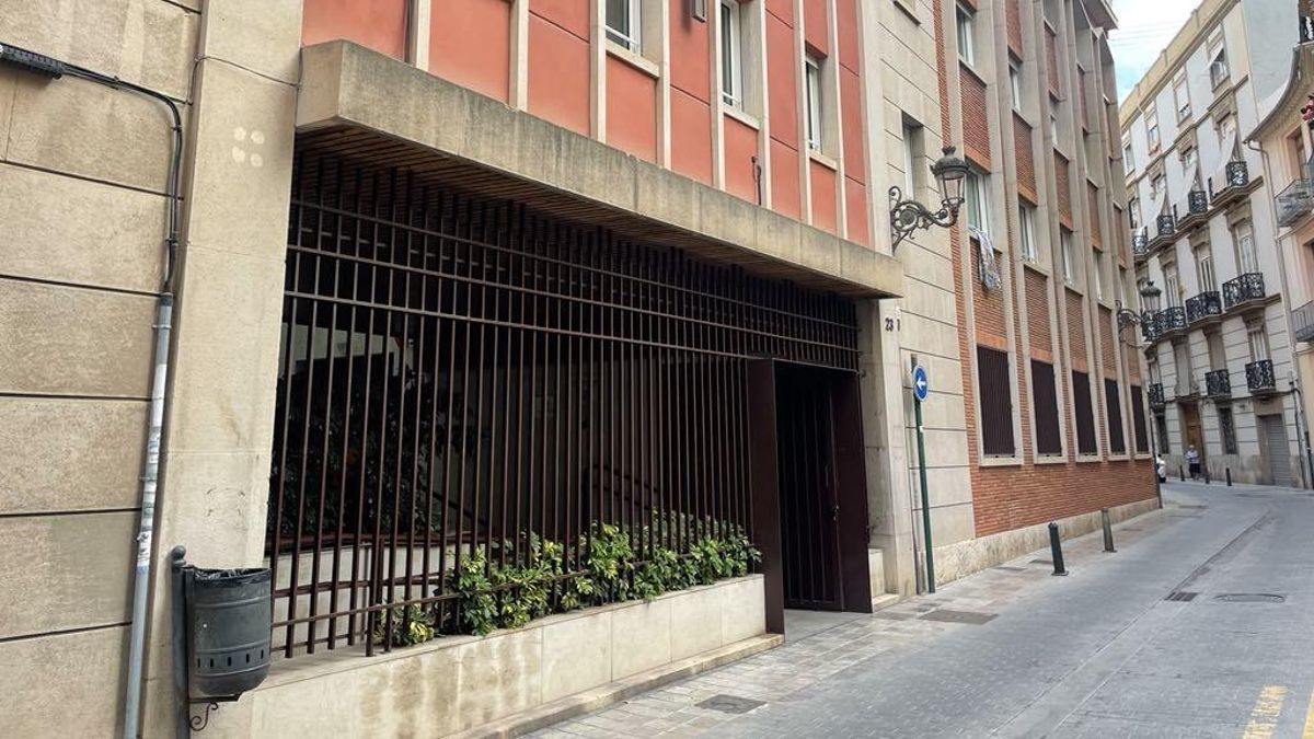 Padres y madres de un colegio religioso de València denuncian «humillaciones» de la dirección a los alumnos