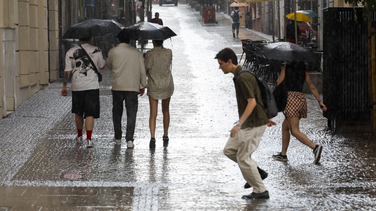 La dana aún complicará el tiempo en varias comunidades con lluvias, tormentas y granizo