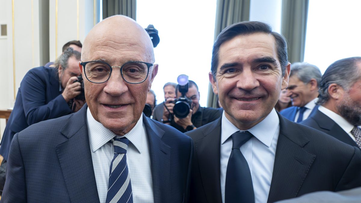 Los escenarios en la OPA de BBVA por Sabadell tras las condiciones del Gobierno: retirar la oferta, ir a la Justicia o que los accionistas decidan
