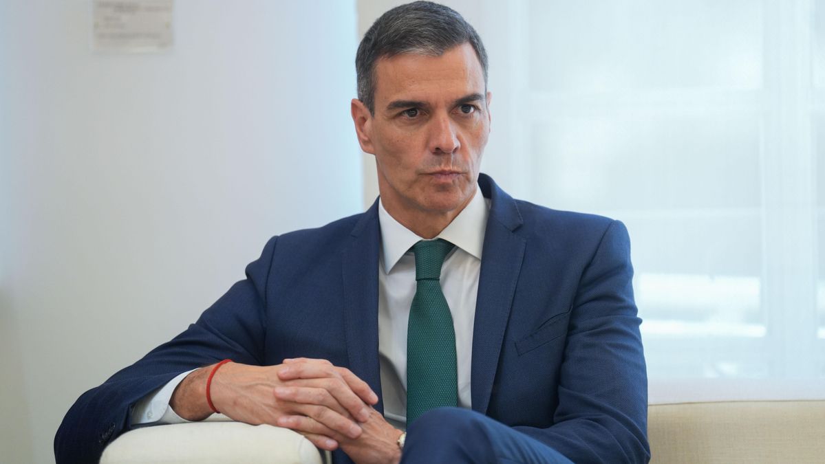 Ferraz arde, pero Moncloa no: así intenta Sánchez volver a sobrevivir