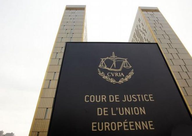 La justicia europea rechaza el castigo penal a los padres que ayuden a sus hijos a llegar de forma irregular a la UE