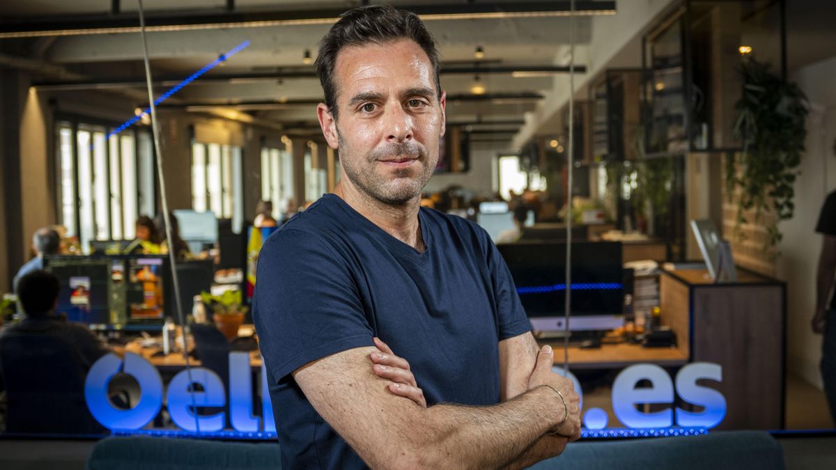 David López Canales: «El consumo diario de cocaína para poder producir está normalizado y no se habla de ello»