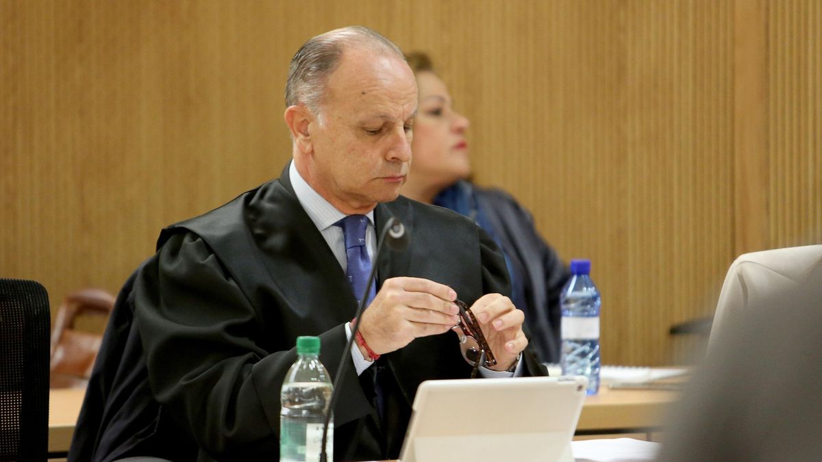 Ficha para su despacho de abogados al exjuez corrupto Salvador Alba y se siente dañado por las críticas
