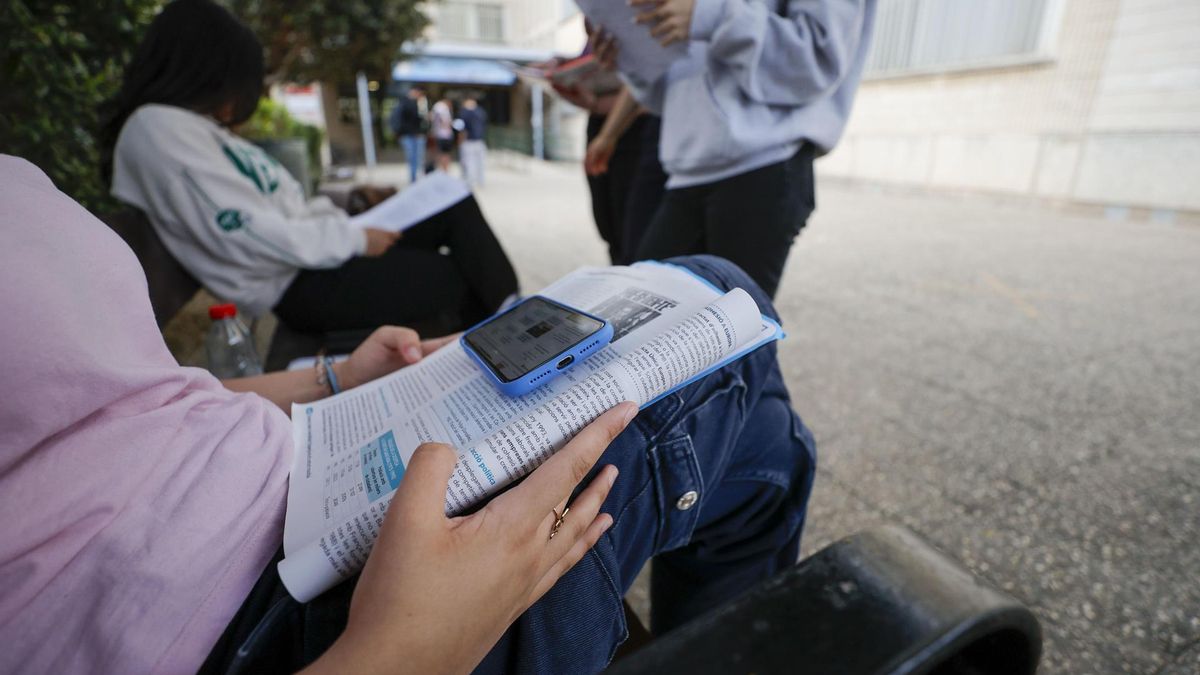 Del optimismo a la revisión del uso de pantallas en las escuelas: «Estamos recuperando tareas en papel»