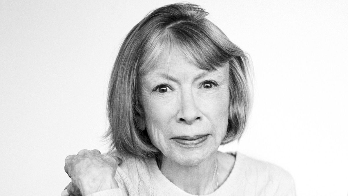 Joan Didion aborda las dudas sobre la maternidad en sus diarios inéditos: «Usted no cree que pueda amar sin preocuparse»