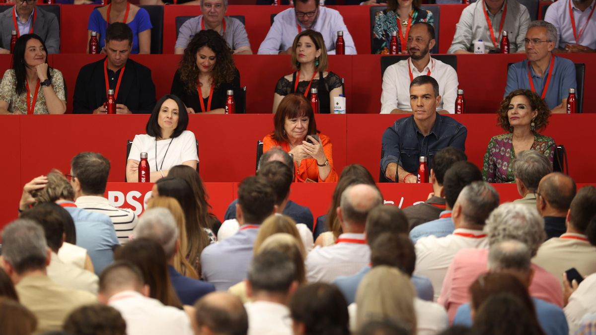El PSOE tiene claro que debe resistir pero aún no sabe cómo