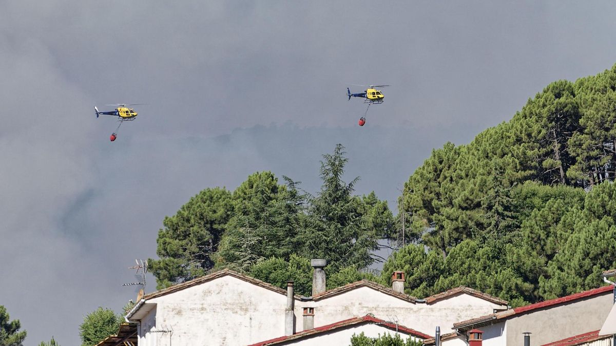 Herido un miembro de la UME en el incendio de Ávila que sigue descontrolado y ya es el más grave del verano