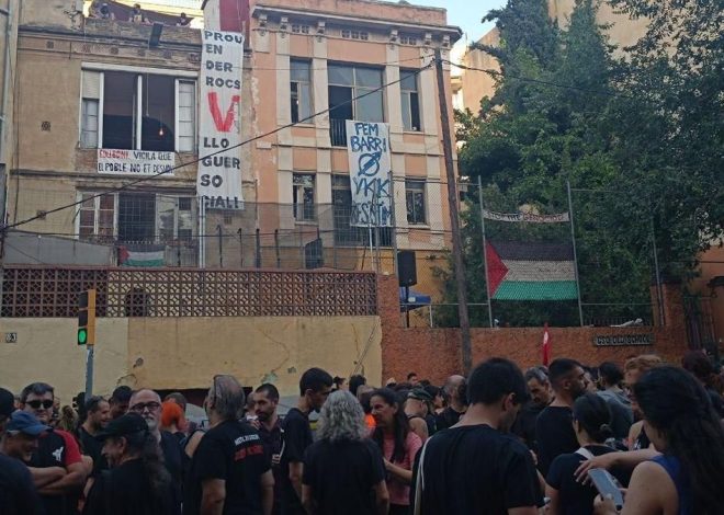 40 personas se enfrentan al desalojo en el barrio de Vallcarca de Barcelona: “No tenemos a dónde ir”