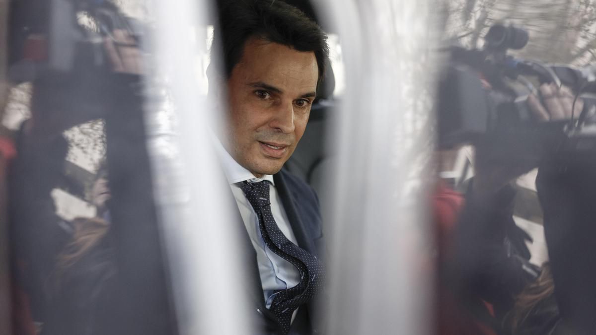 Nueva línea de investigación en el caso de la pareja de Ayuso: «soborno» al directivo de Quirón a cambio de más facturación