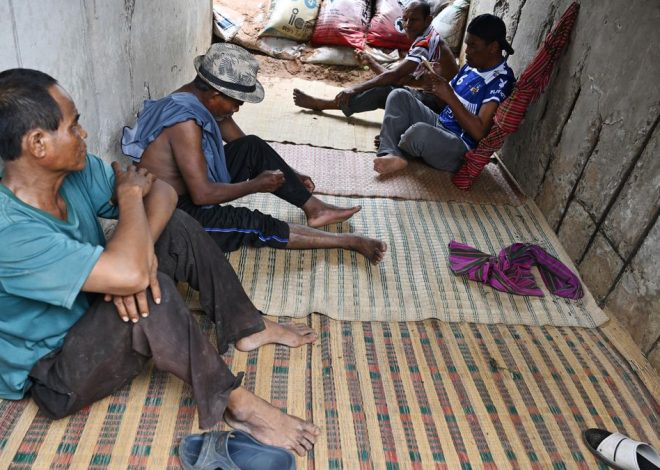 Tailandia declara la ley marcial en ocho distritos fronterizos con Camboya mientras los combates se extienden