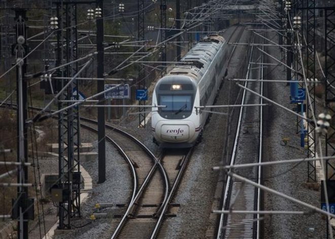 Suspendida la circulación de trenes en Catalunya por la alerta roja de Aemet