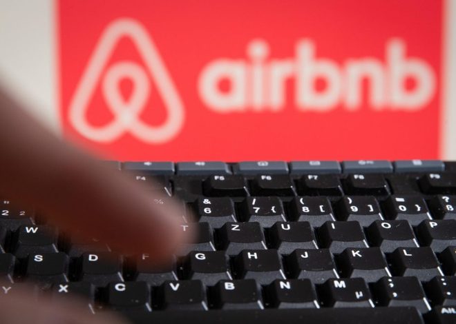 El Ayuntamiento de Barcelona exige a Airbnb que retire los anuncios de pisos turísticos ilegales en 48 horas