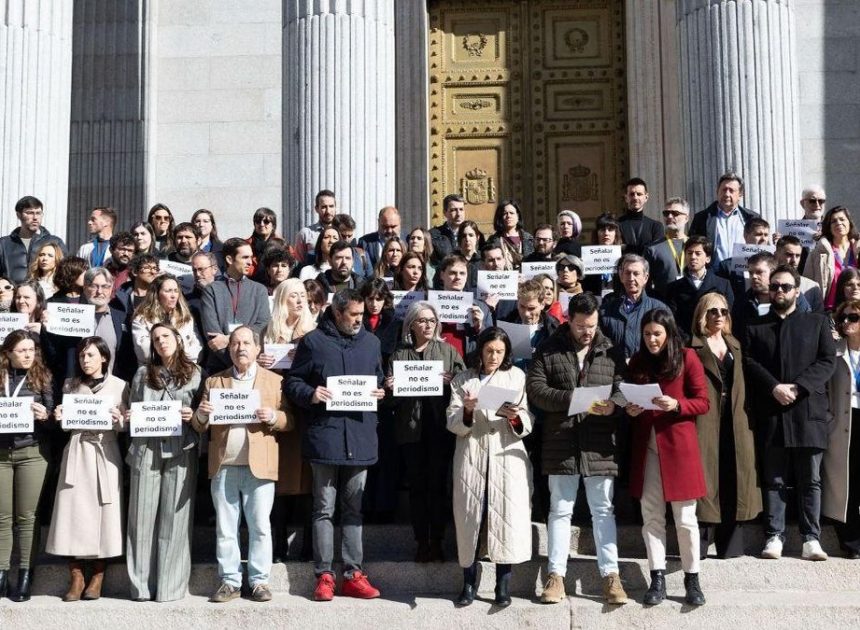 El Congreso tumba el intento de PP y Vox de defender a los agitadores de extrema derecha acreditados como periodistas
