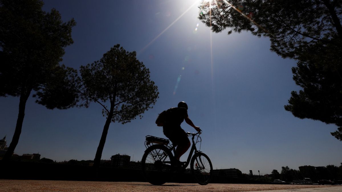 Las temperaturas comienzan a dar un leve respiro en Madrid: solo se queda el sur en alerta amarilla