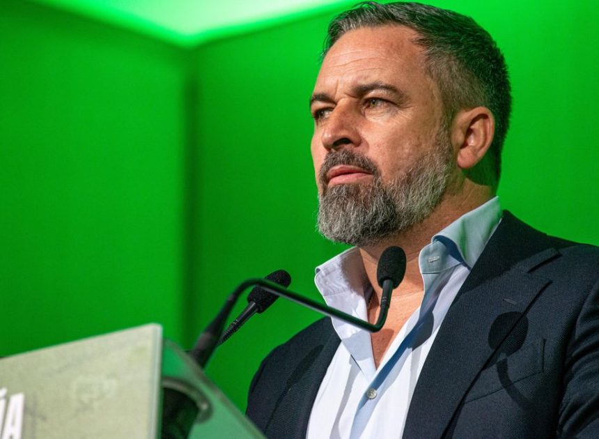 Abascal evita condenar los ataques xenófobos de Torre Pacheco y culpa a las políticas de inmigración del «bipartidismo»