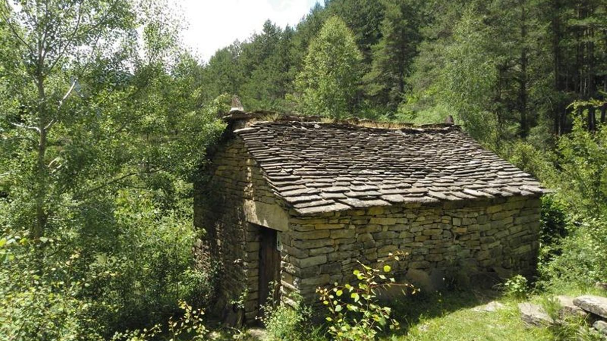 El Molino de Ainielle, escenario del libro ‘La lluvia amarilla’, catalogado por Patrimonio