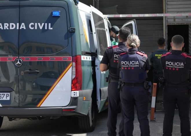 La jueza envía a la cárcel al líder de ‘Deport Them Now’ por promover los disturbios racistas de Torre Pacheco