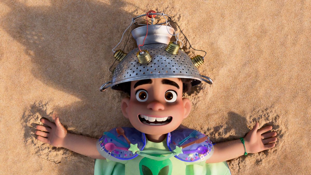 ‘Elio’, la película de Pixar que “tiende la mano” a los “chicos raros” que se sienten solos por culpa de las redes sociales