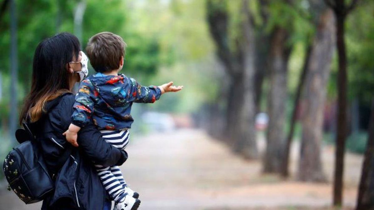 El Gobierno «clarifica» que las lesbianas no casadas pueden inscribir a sus hijos en los hospitales