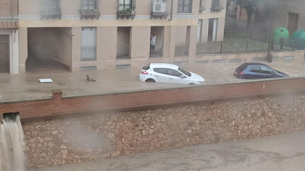 La dana inunda las calles de Tarazona y la AEMET eleva a rojo el nivel de aviso en la ribera del Ebro