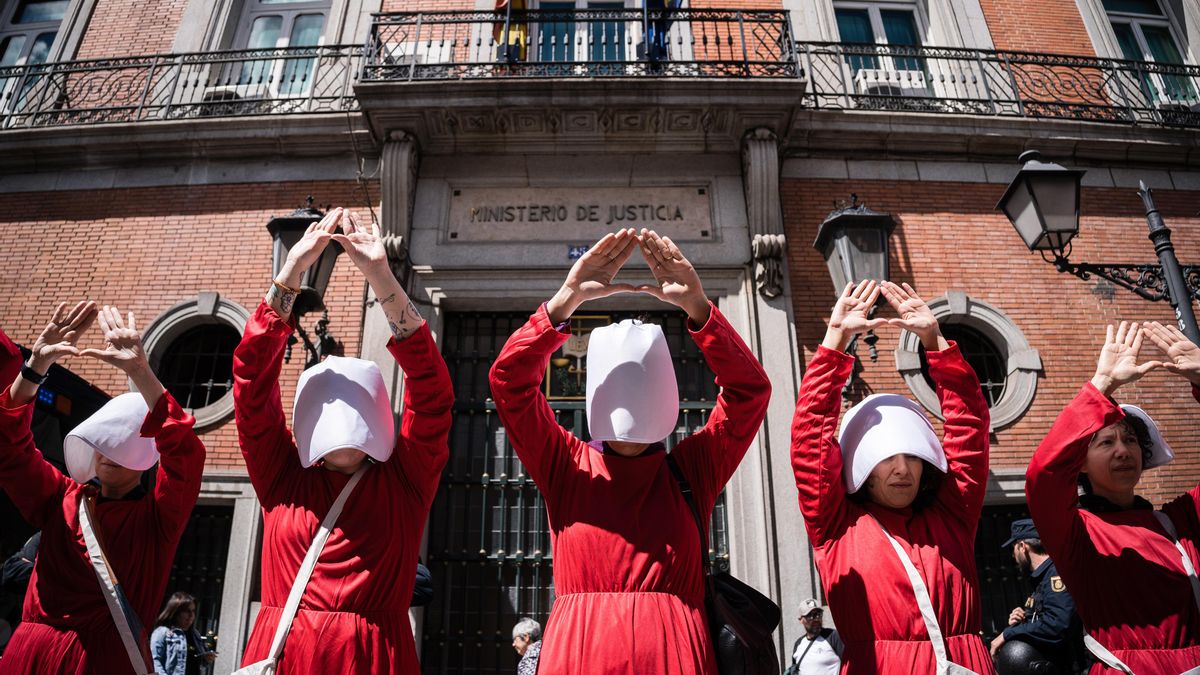 El Instituto de las Mujeres demanda a varias empresas por publicitar la gestación subrogada pese a ser ilegal