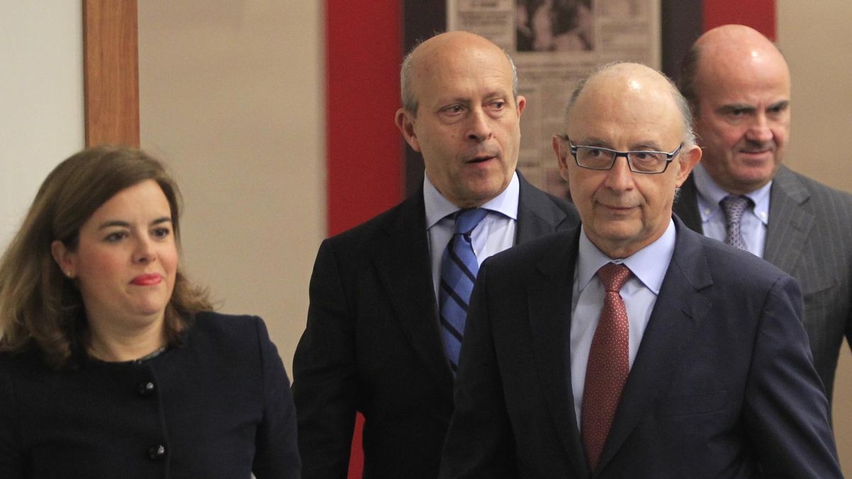 El enfado de Montoro al preguntarle en 2015 por Equipo Económico: «¿Cómo quiere que explique nada de una empresa donde no estoy?»