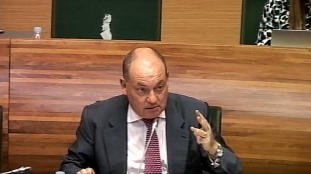 El concejal de contratación de València ‘olvidó’ abstenerse en una licitación en la que participó una empresa a la que asesoró