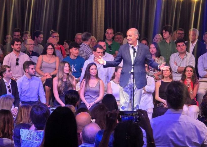 Francisco Camps planta batalla a Carlos Mazón: «Quiero volver a ser el presidente del PP valenciano»