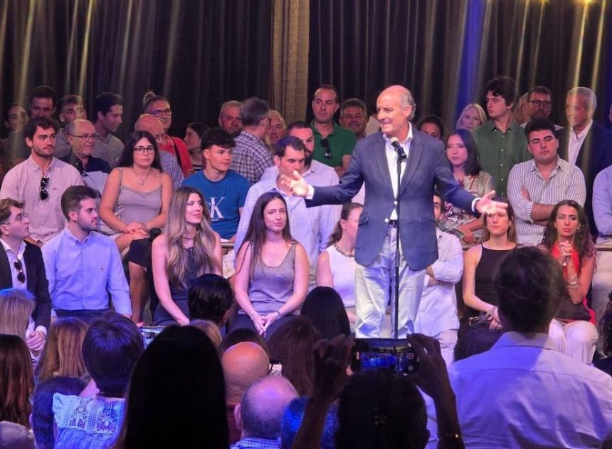 Francisco Camps planta batalla a Carlos Mazón: «Quiero volver a ser el presidente del PP valenciano»