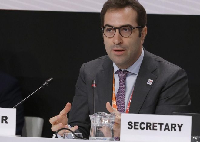 El ministro Carlos Cuerpo da un paso atrás y retira su candidatura a la presidencia del Eurogrupo