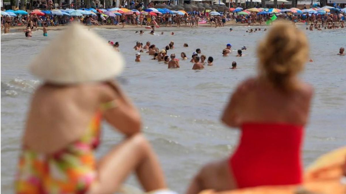 Los médicos destierran la idea de tomar el sol, incluso con crema: «Broncearse es una señal de daño en la piel»