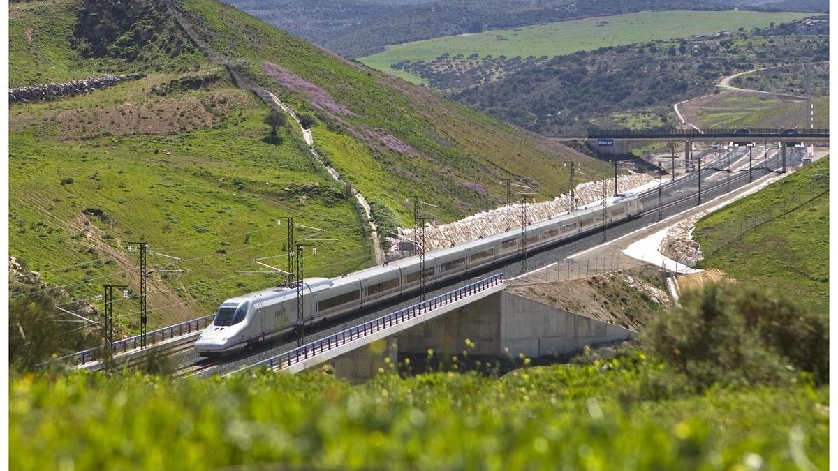 Las fugas de agua en un túnel lastran 20 años después la obra del AVE a Málaga que secó el pueblo de Valle de Abdalajís