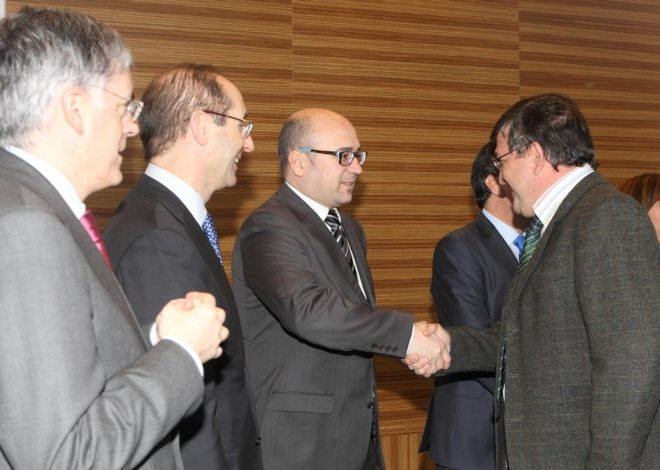 El Archivo de Álava publica fotografías inéditas de Alfredo de Miguel en 2010 días antes del arresto por corrupción