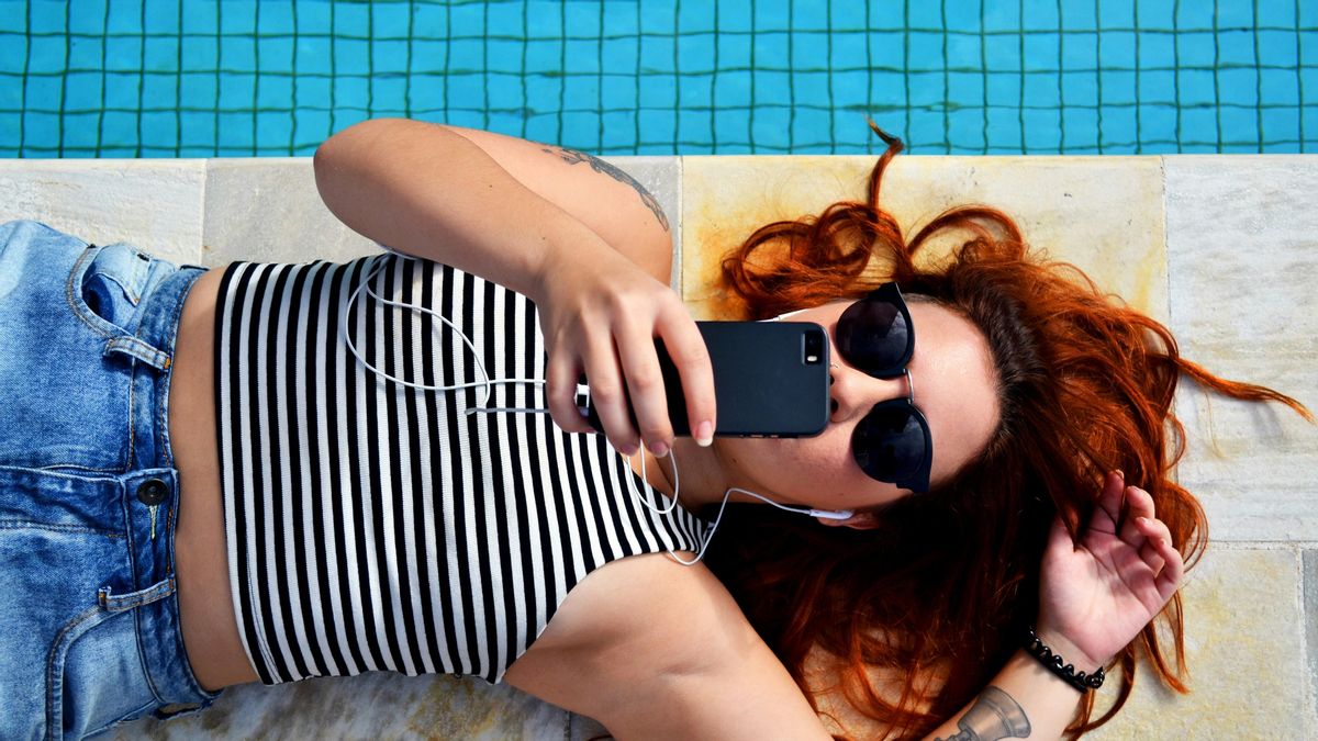 Tu pelo se debilita en verano: cómo protegerlo del sol, el mar y el cloro en verano