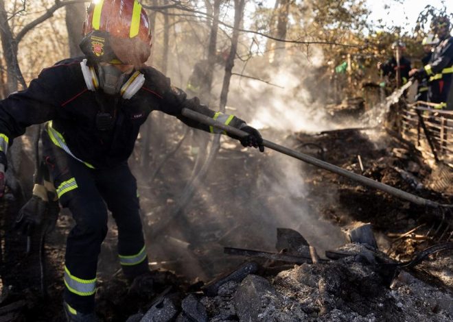 Levantado el confinamiento por el incendio de Méntrida mientras los retenes permanecen atentos al viento