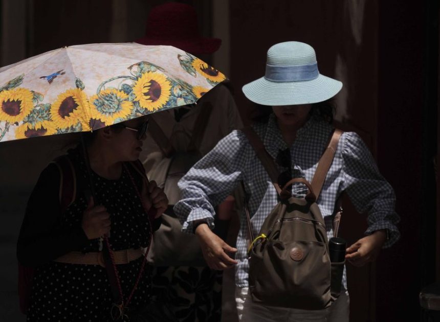 Respiro en el norte, calor en el sur: la Aemet activa avisos por temperaturas altas o tormentas en 12 comunidades