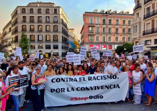 Cientos de personas piden en Madrid convivencia ante los sucesos de Torre Pacheco: «¡No al racismo, no al fascismo!»