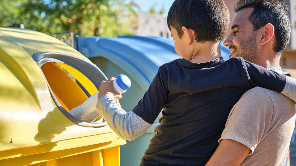 Contenedores, bulos y costumbres heredadas: cómo se mantiene viva la cultura del reciclaje