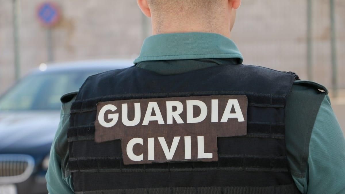 Detenido por agredir sexualmente a una menor y golpear a la pareja de ella durante las fiestas de Roquetas de Mar