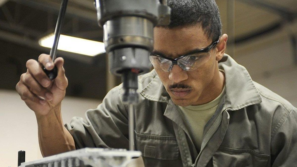 Los trabajadores inmigrantes cobran un 29% menos que las personas nacidas en España