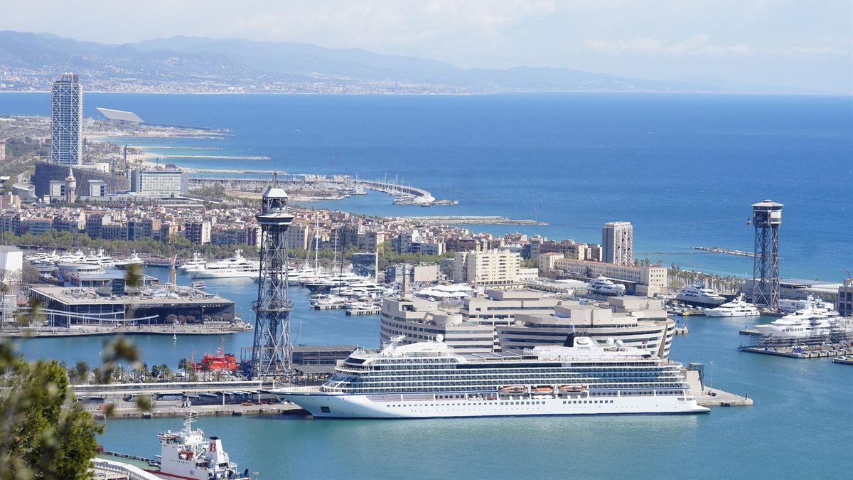 El Puerto de Barcelona acepta reducir de siete a cinco terminales de cruceros antes de 2030