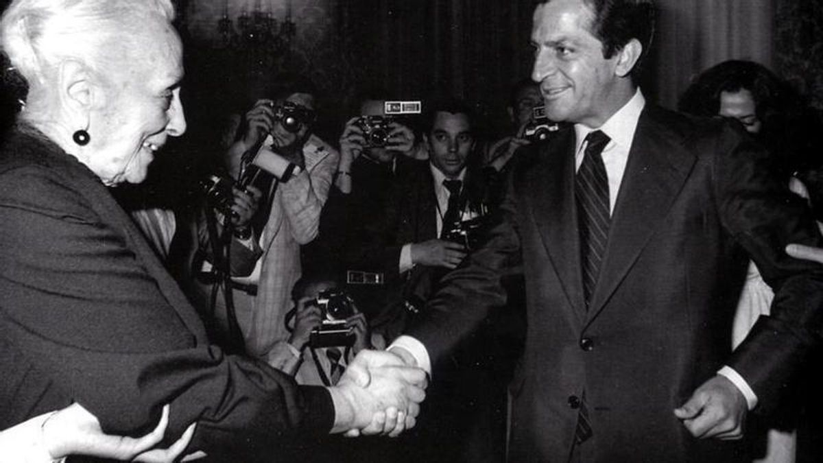 El Congreso aprueba colgar retratos de ‘Pasionaria’ y el resto de diputadas de la República sin el apoyo del PP