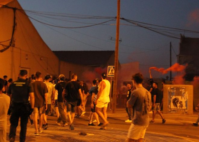 Ultras llegados de otras ciudades salen «a cazar» migrantes y convierten Torre Pacheco en un campo de batalla