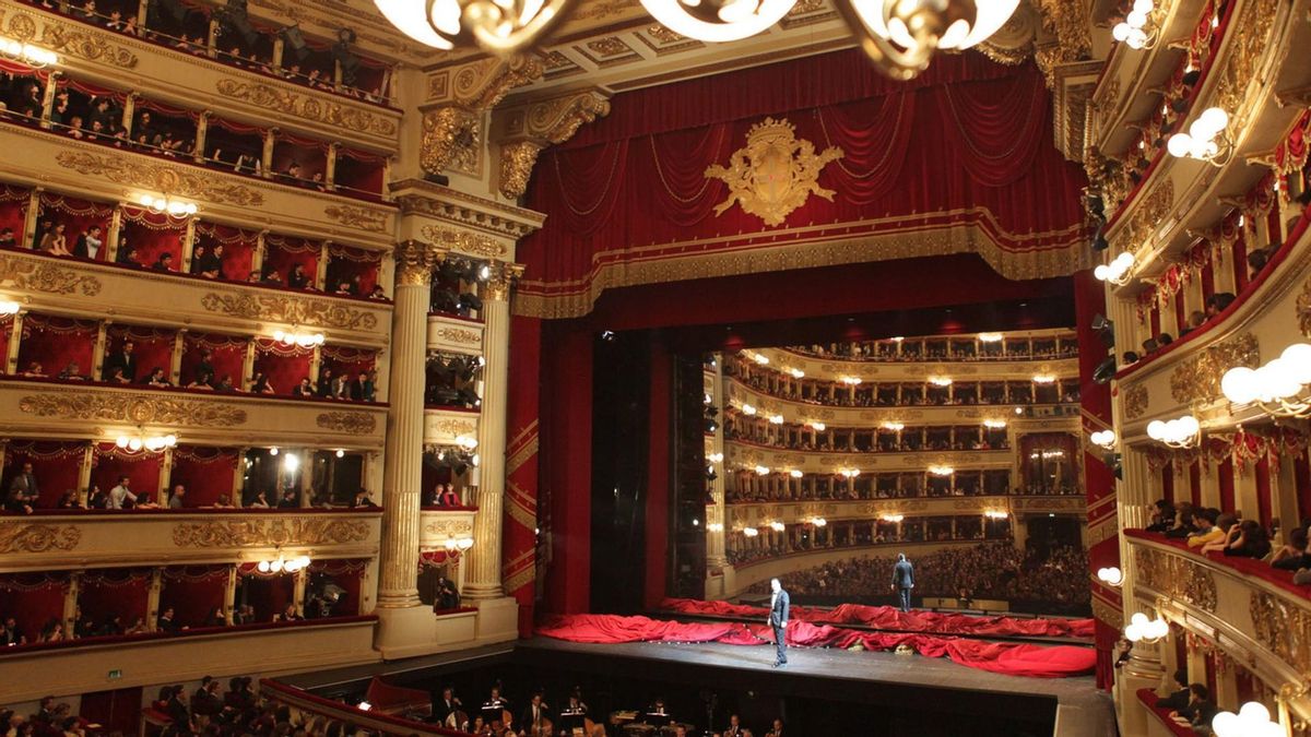 La Scala de Milán se harta de las chancletas y las bermudas: «No vamos a decirle a la gente cómo vestirse, pero que, al menos, se vista»