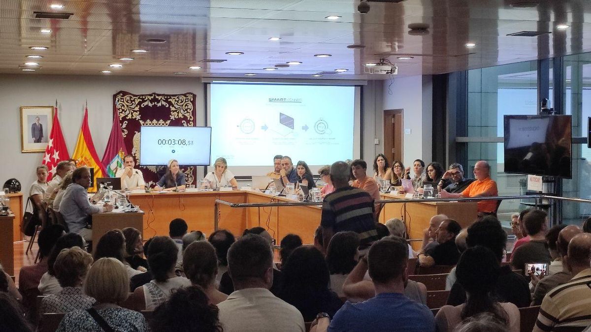 El miedo vecinal al amianto se transforma en indignación en el pleno de Retiro: «La obra debe parar ahora mismo»