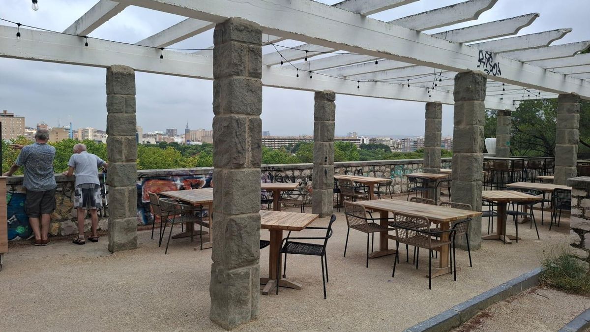 Otro capítulo del ‘kioscogate’ en Zaragoza: ‘privatizado’ con terrazas uno de los principales miradores del Parque Grande