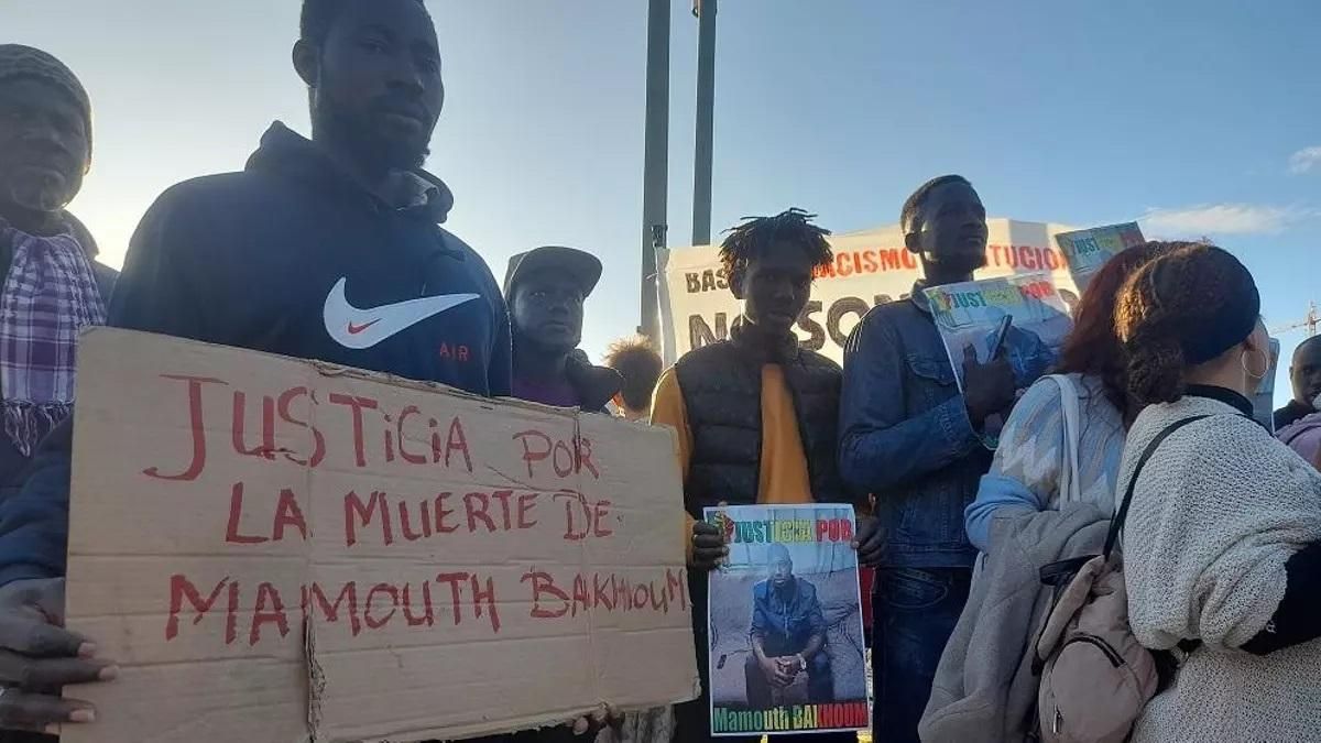 La Audiencia de Sevilla culpa al propio mantero senegalés de su muerte en el río y defiende la «adecuada» acción policial