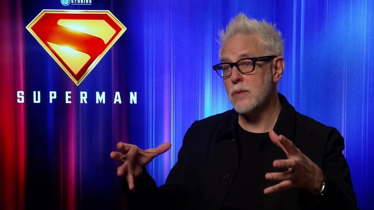 El director de ‘Superman’ recuerda que el superhéroe es un inmigrante en EEUU y el trumpismo se pone furioso