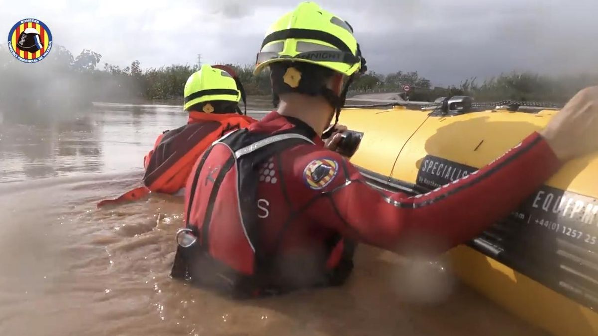 Los Bomberos recibieron 394 incidentes o peticiones de servicio la mañana de la dana, según un informe remitido a la jueza